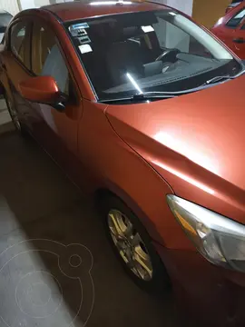 Toyota Yaris R XLE Aut usado (2016) color Rojo precio $199,999