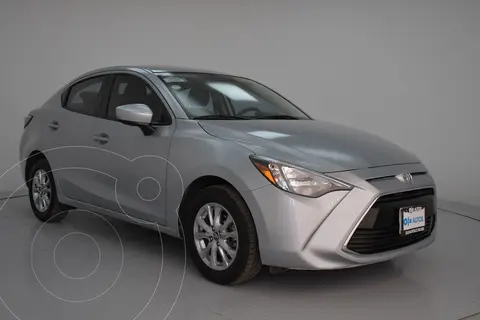 Toyota Yaris R LE usado (2018) precio $258,000