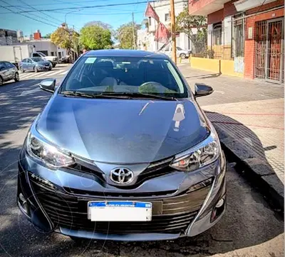 Toyota Yaris Sedan 1.5 XLS CVT usado (2021) color Azul Medianoche precio $24.300.000