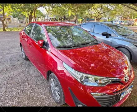 Toyota Yaris Sedan 1.5 XLS usado (2021) color Rojo precio $25.500.000