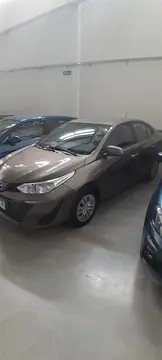 Toyota Yaris Sedan 1.5 XS usado (2019) color Gris precio $21.000.000