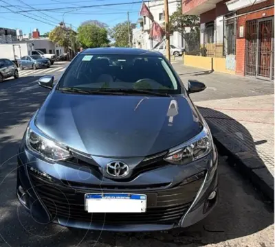 Toyota Yaris Sedan 1.5 XLS CVT usado (2021) color Azul Gris precio $24.500.000