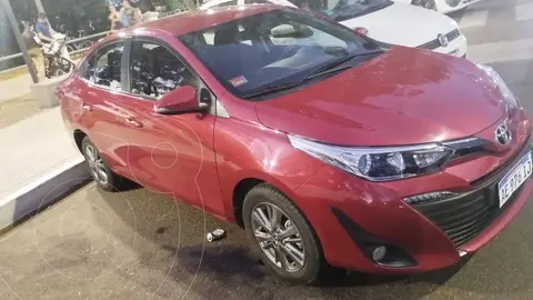 Toyota Yaris Sedan 1.5 XLS usado (2021) color Rojo precio $26.600.000