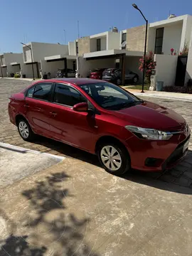 Toyota Yaris Sedan Core Aut usado (2017) color Rojo precio $190,000