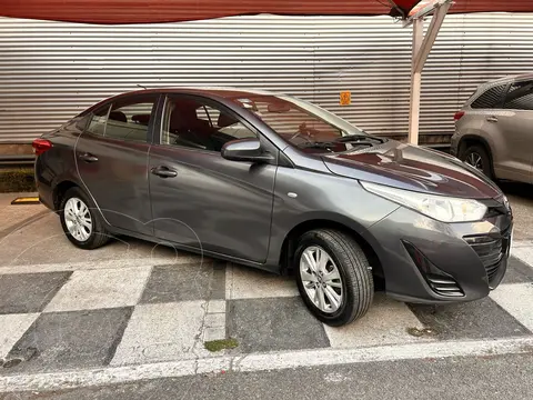 Toyota Yaris Sedan Core usado (2020) color Gris Oscuro precio $230,000