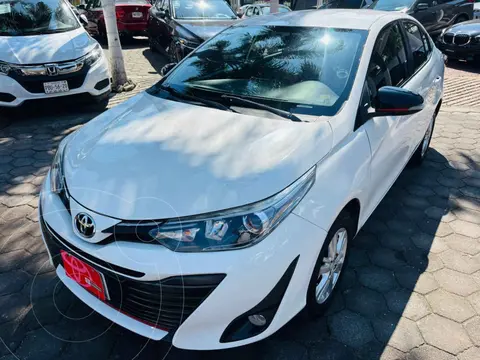 Toyota Yaris Sedan S usado (2019) color Blanco precio $257,000