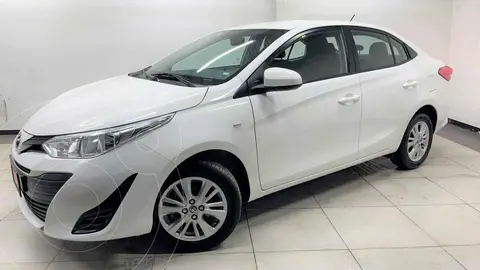 Toyota Yaris Sedan Core Aut usado (2020) color Blanco financiado en mensualidades(enganche $59,400 mensualidades desde $5,860)