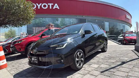 Toyota Yaris Sedan S usado (2023) color Negro financiado en mensualidades(enganche $93,794 mensualidades desde $9,981)