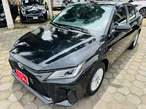 Toyota Yaris Sedan S usado (2023) color Negro precio $327,000
