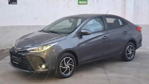 Toyota Yaris Sedan S Aut usado (2021) color Negro precio $289,000