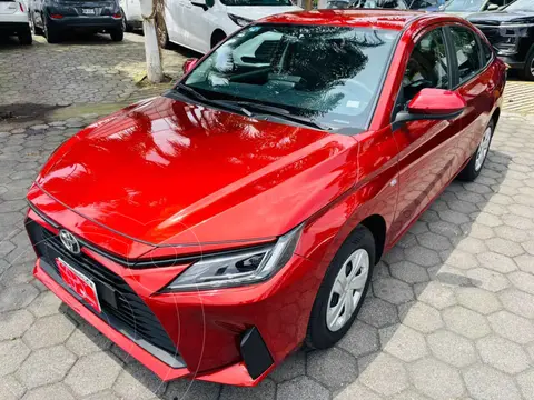 Toyota Yaris Sedan Base usado (2023) color Rojo precio $287,000