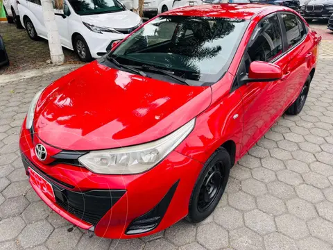 Toyota Yaris Sedan Core usado (2019) color Rojo precio $217,000