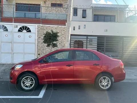 Toyota Yaris Sedan Base Aut usado (2014) color Rojo precio $140,000