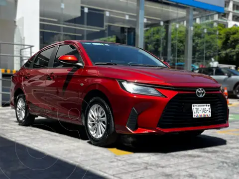 Toyota Yaris Sedan Base usado (2023) color Rojo precio $270,000