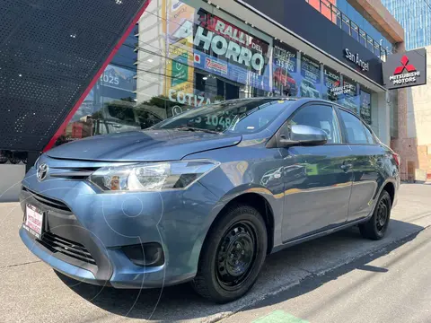 Toyota Yaris Sedan Core Aut usado (2017) color Azul precio $160,000