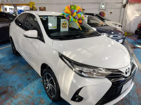 Toyota Yaris Sedan S Aut usado (2021) color Blanco precio $269,900