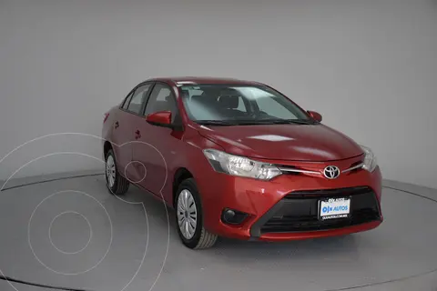 Toyota Yaris Sedan Core usado (2017) color Rojo precio $217,000