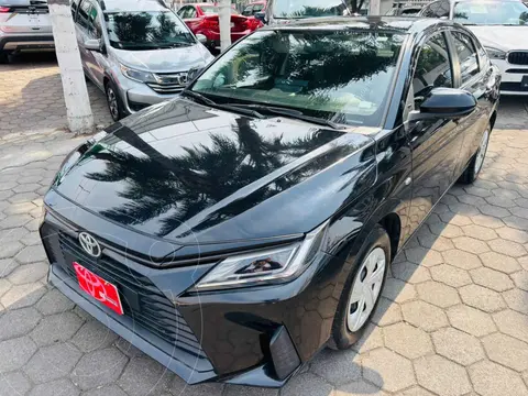 Toyota Yaris Sedan Base usado (2023) color Negro financiado en mensualidades(enganche $77,131 mensualidades desde $6,851)
