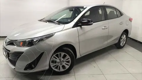 Toyota Yaris Sedan S usado (2019) color Plata financiado en mensualidades(enganche $53,900 mensualidades desde $5,317)