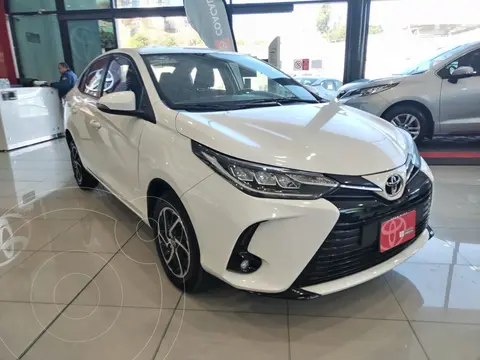 Toyota Yaris Sedan S Aut usado (2021) color Blanco precio $279,000