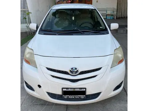 Toyota Yaris Sedan Premium Aut usado (2007) color Blanco precio $97,000