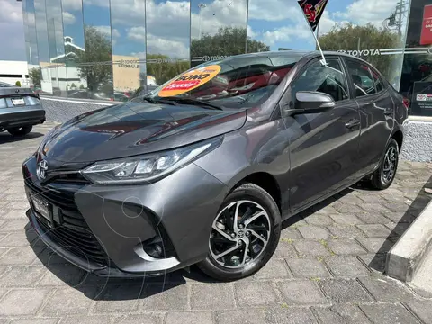 Toyota Yaris Sedan S Aut usado (2021) color Gris financiado en mensualidades(enganche $77,669 mensualidades desde $8,265)