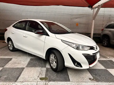 Toyota Yaris Sedan S usado (2019) color Blanco precio $240,000