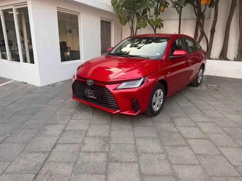 Toyota Yaris Sedan Base usado (2023) color Rojo precio $285,000