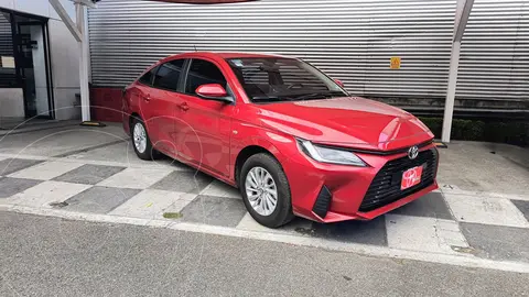 Toyota Yaris Sedan Base usado (2024) color Rojo precio $330,000