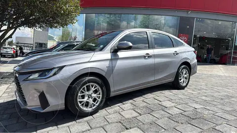 Toyota Yaris Sedan Base Aut usado (2023) color Plata precio $319,000