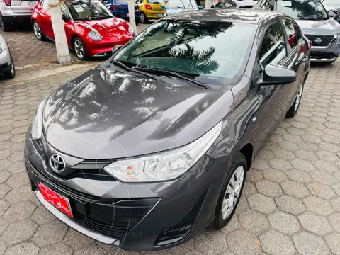 Toyota Yaris Sedan Core usado (2020) color Gris financiado en mensualidades(enganche $69,069 mensualidades desde $6,135)