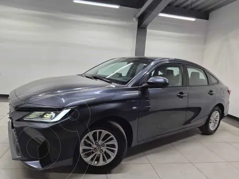 Toyota Yaris Sedan S Aut usado (2024) color Gris financiado en mensualidades(enganche $70,400 mensualidades desde $6,945)
