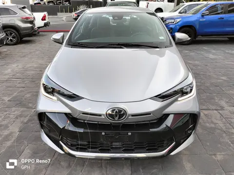 Toyota Yaris Sedan S Aut usado (2024) color plateado precio $360,000