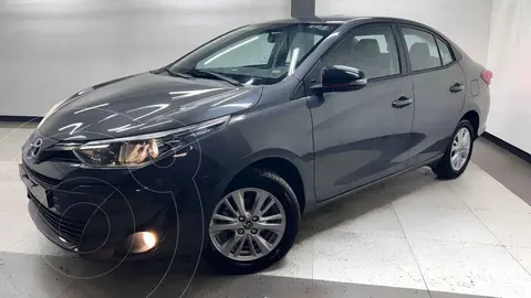 Toyota Yaris Sedan S usado (2018) color Gris precio $230,000