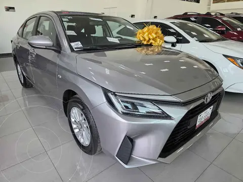 Toyota Yaris Sedan S CVT usado (2026) color Plata financiado en mensualidades(enganche $91,375 mensualidades desde $7,715)
