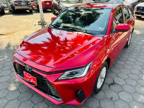 Toyota Yaris Sedan S Aut usado (2023) color Rojo precio $309,000
