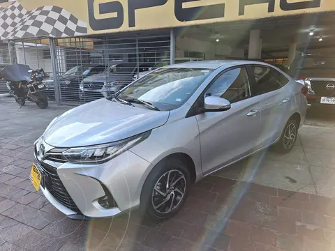 Toyota Yaris Sedan S Aut usado (2021) color Plata precio $269,000