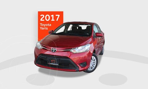 Toyota Yaris Sedan Core Aut usado (2017) color Rojo precio $240,000