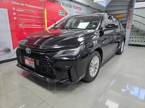 Toyota Yaris Sedan S Aut usado (2023) color Negro financiado en mensualidades(enganche $70,202 mensualidades desde $6,925)