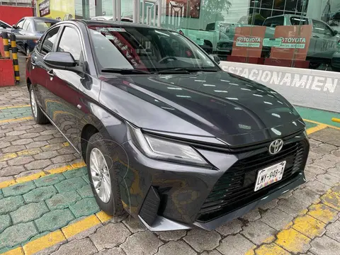 Toyota Yaris Sedan S Aut usado (2023) color Gris financiado en mensualidades(enganche $79,281 mensualidades desde $6,694)