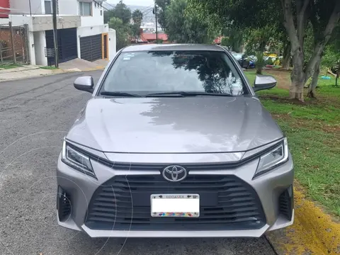 Toyota Yaris Sedan Base usado (2023) color Plata precio $269,000