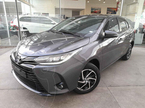 foto Toyota Yaris Sedán S Aut usado (2021) color Gris precio $316,000