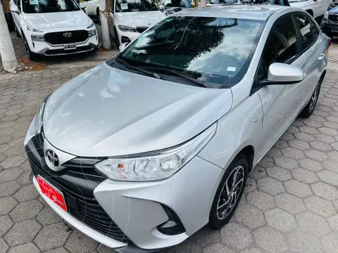 Toyota Yaris Sedan Core Aut usado (2021) color Plata precio $267,000