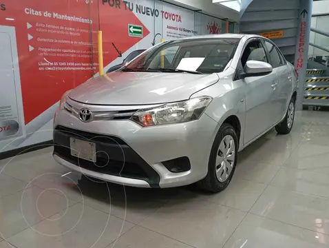 Toyota Yaris Sedan Core Aut usado (2017) color Plata precio $199,100