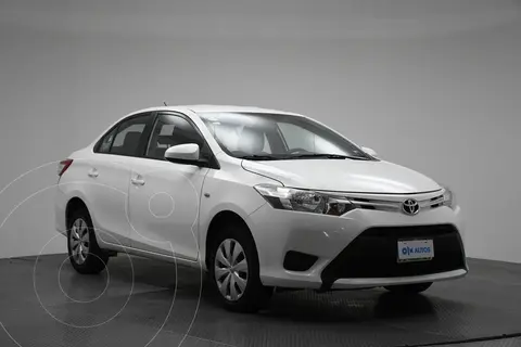 Toyota Yaris Sedan Core usado (2017) color Blanco precio $215,000