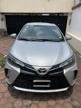 Toyota Yaris Sedan S usado (2021) color Plata precio $248,000
