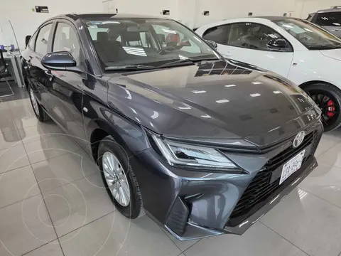 Toyota Yaris Sedan S usado (2023) color Gris financiado en mensualidades(enganche $80,625 mensualidades desde $6,808)