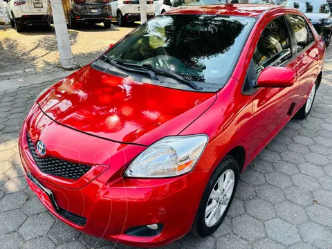 Toyota Yaris Sedan Premium usado (2014) color Rojo precio $159,000