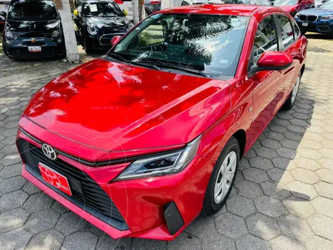 Toyota Yaris Sedan Base usado (2023) color Rojo precio $289,000