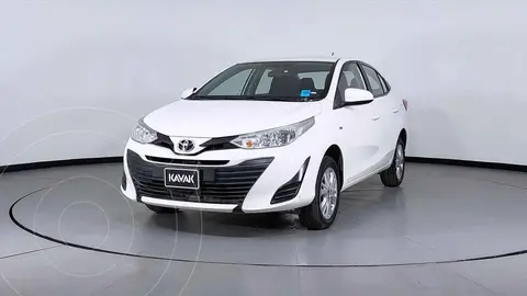 Toyota Yaris Sedan Core Aut usado (2020) color Blanco precio $287,999